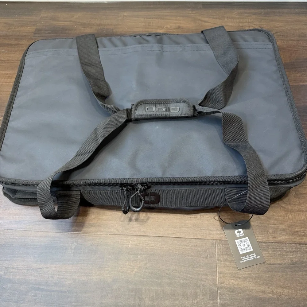 NWT OGIO Gear Mega Cube Zip-Top Gear Bag Tote w/ Handle - Black
